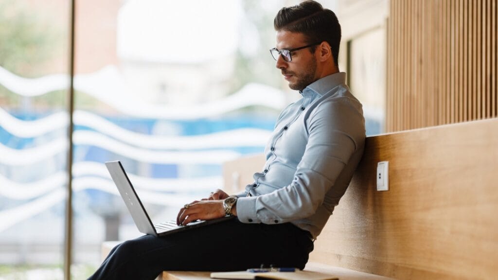 How to Secure a Job Before Moving to the UK